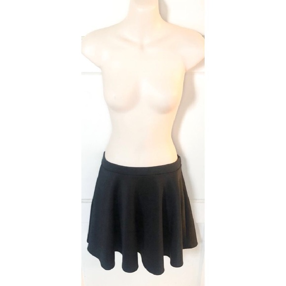 Frenchi Black Mini Skirt SZ M *NWT* - Picture 2 of 5
